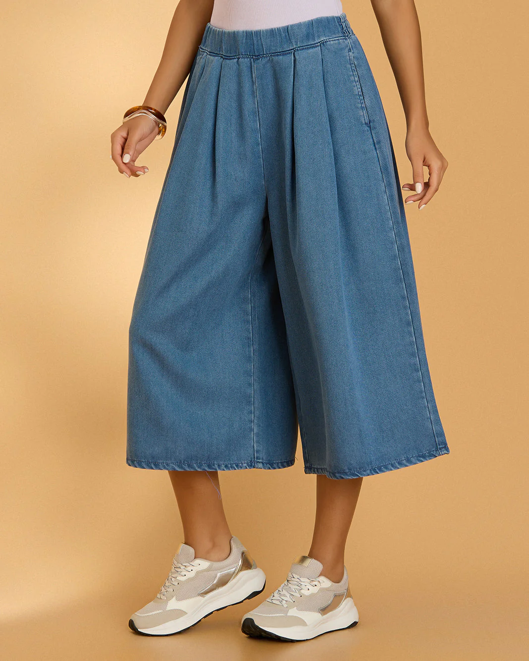 Women Jeans garment image